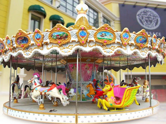 Fairground carousel with 16 seat