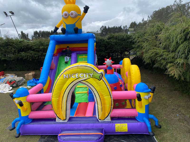 Inflatable slide installation details in Ecuador